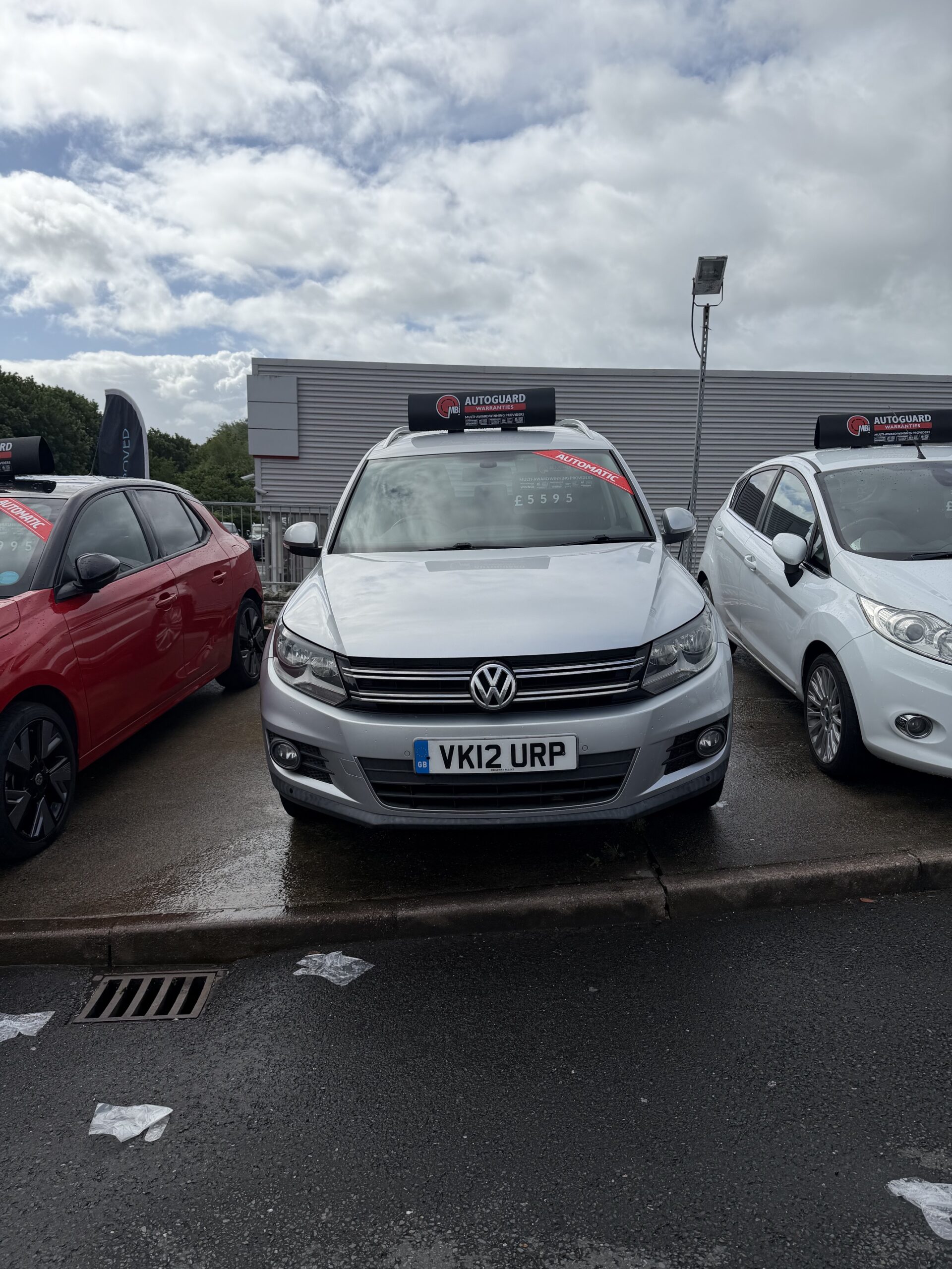 VOLKSWAGEN TIGUAN 2.0 TDi BlueMotion Tech Sport 5dr DSG