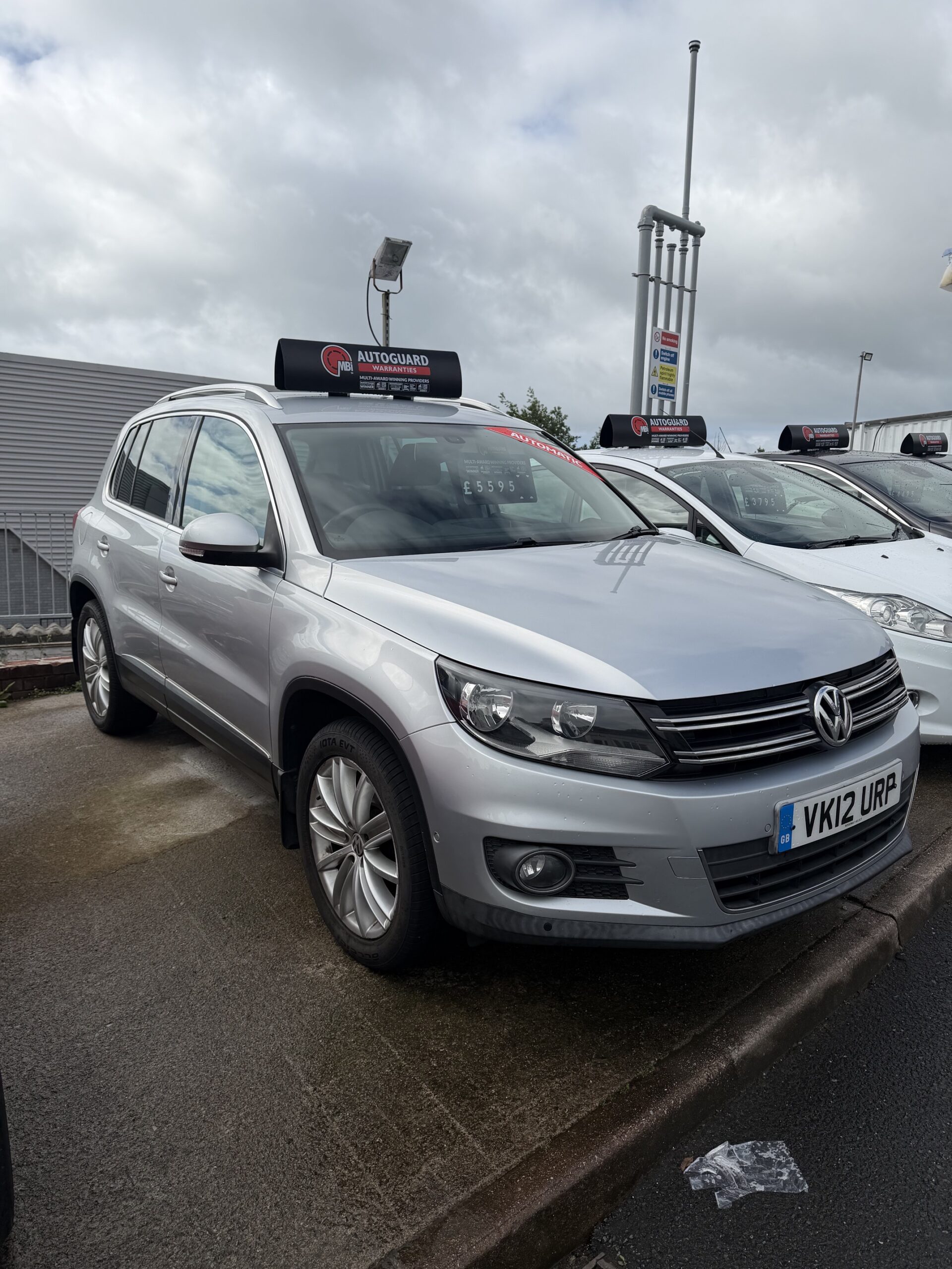 VOLKSWAGEN TIGUAN 2.0 TDi BlueMotion Tech Sport 5dr DSG