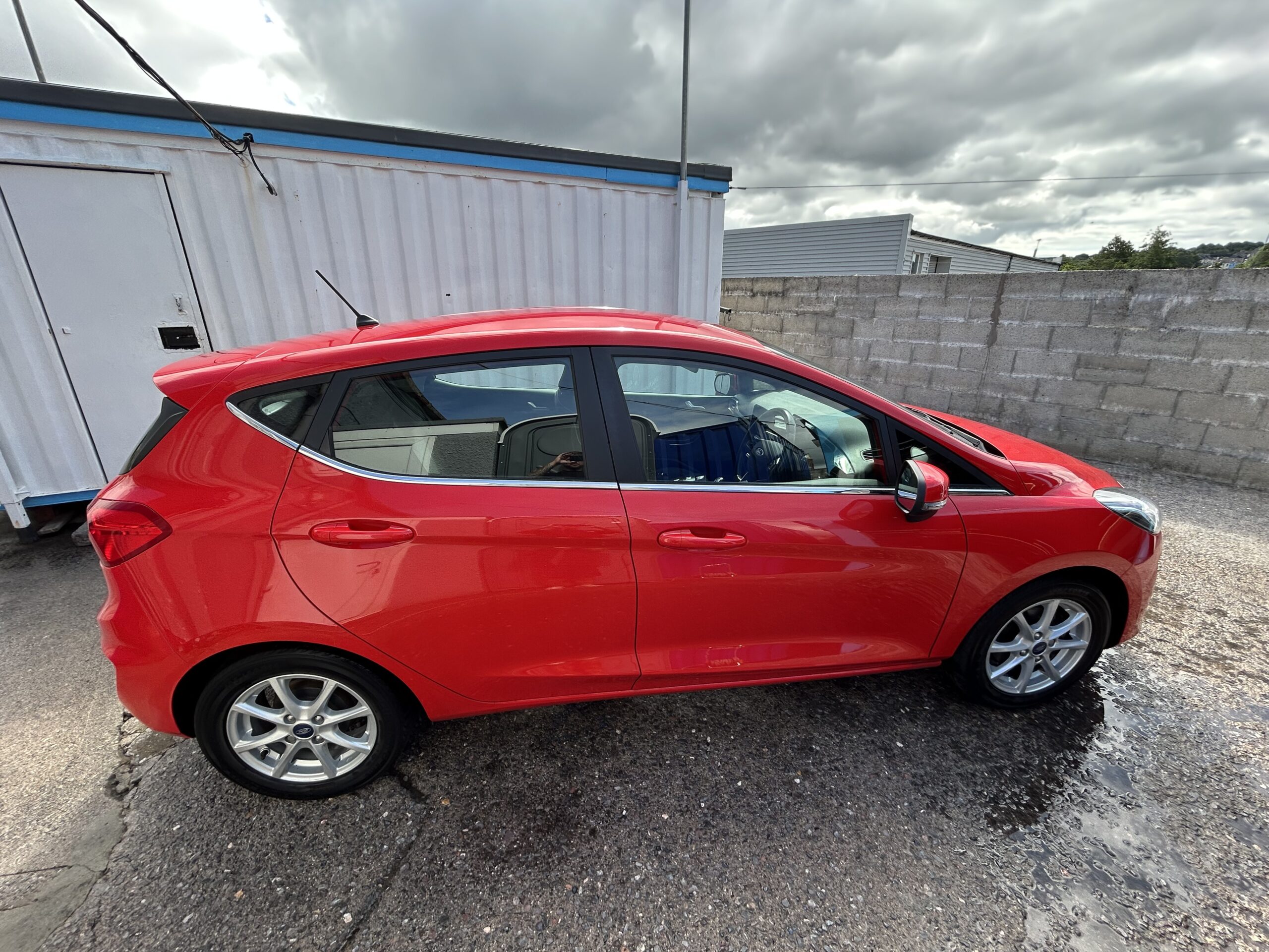 								FORD FIESTA 1.0 EcoBoost Zetec 5dr full									
