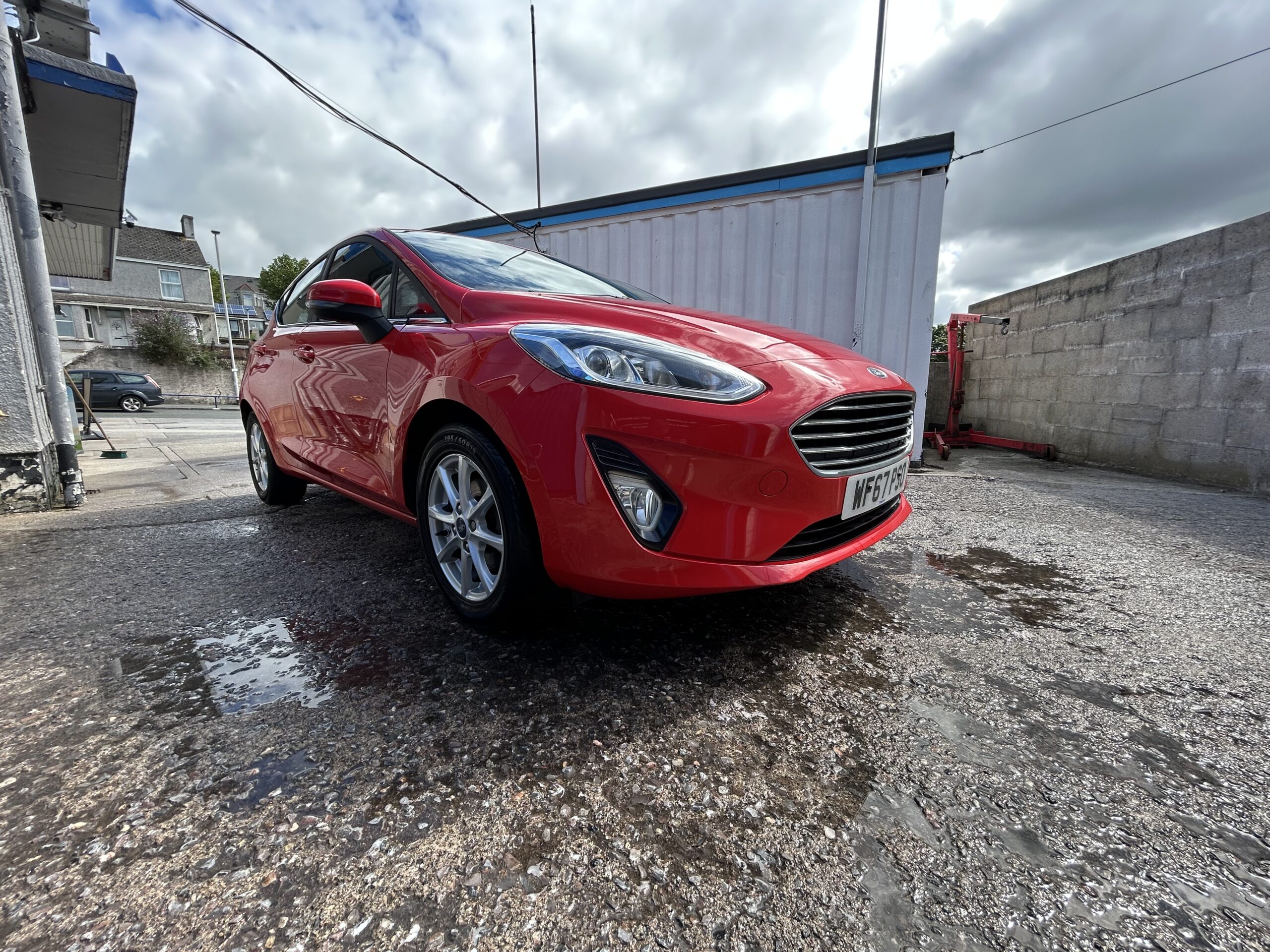 								FORD FIESTA 1.0 EcoBoost Zetec 5dr full									