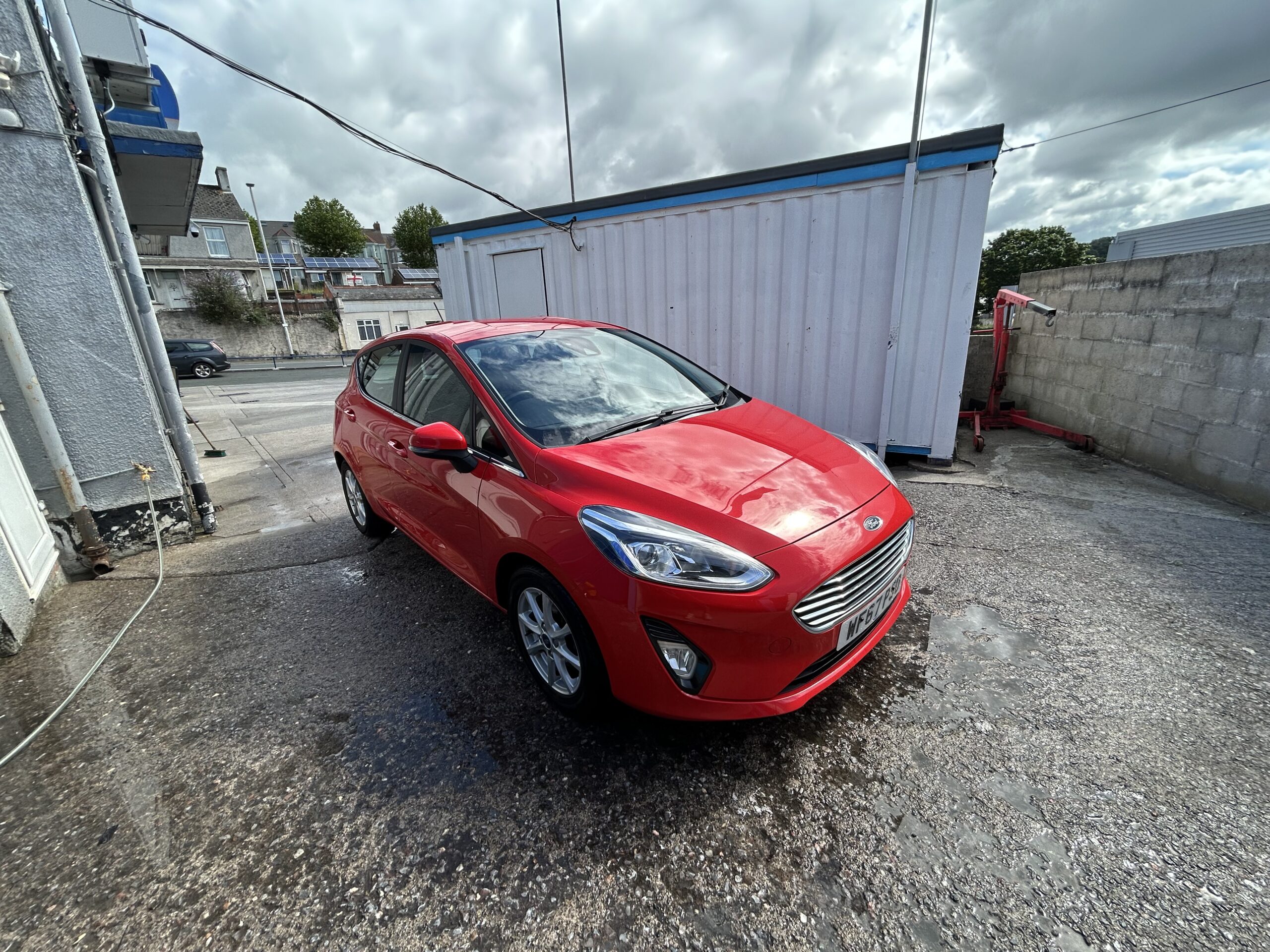 								FORD FIESTA 1.0 EcoBoost Zetec 5dr full									