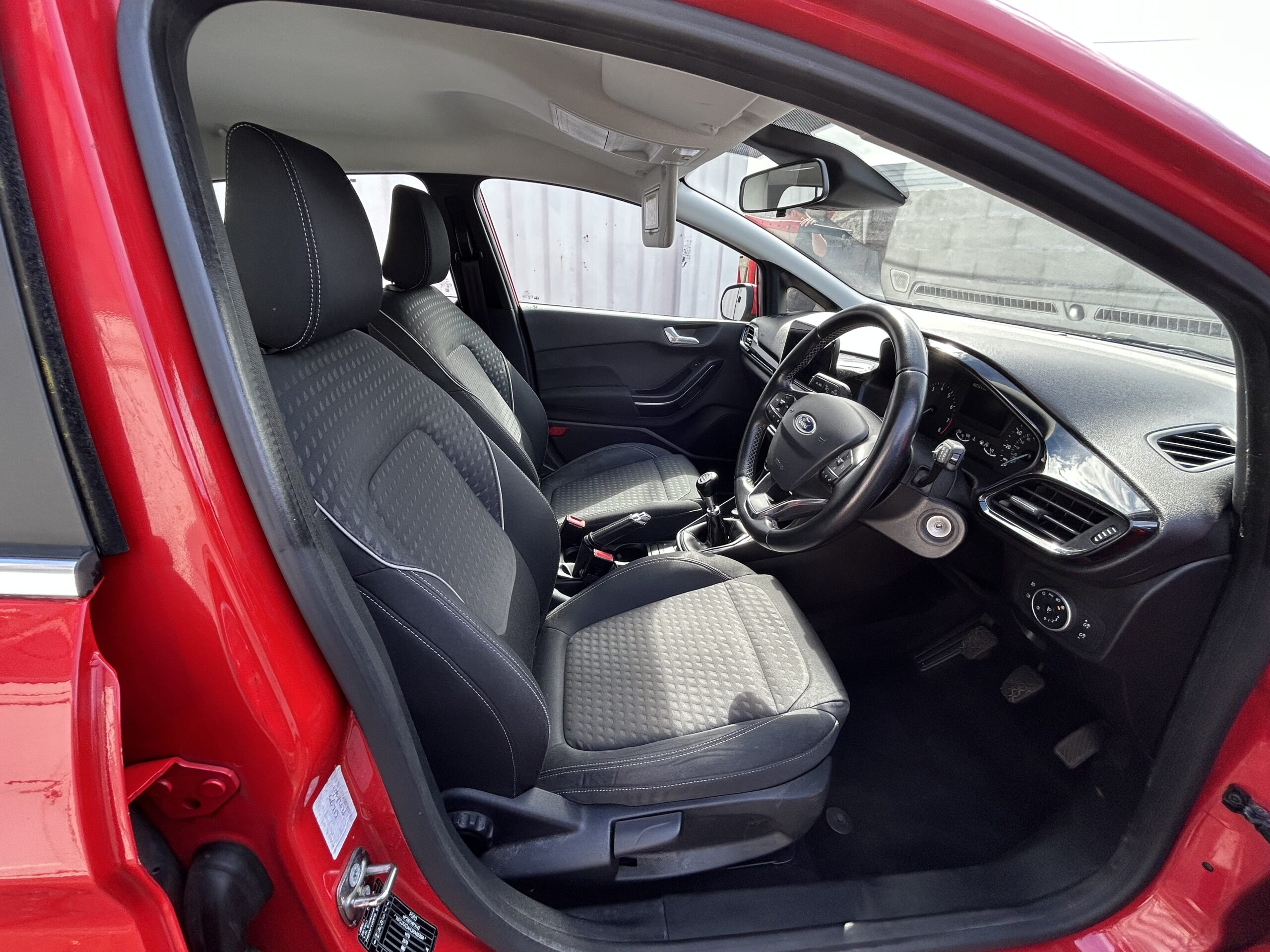 								FORD FIESTA 1.0 EcoBoost Zetec 5dr full									