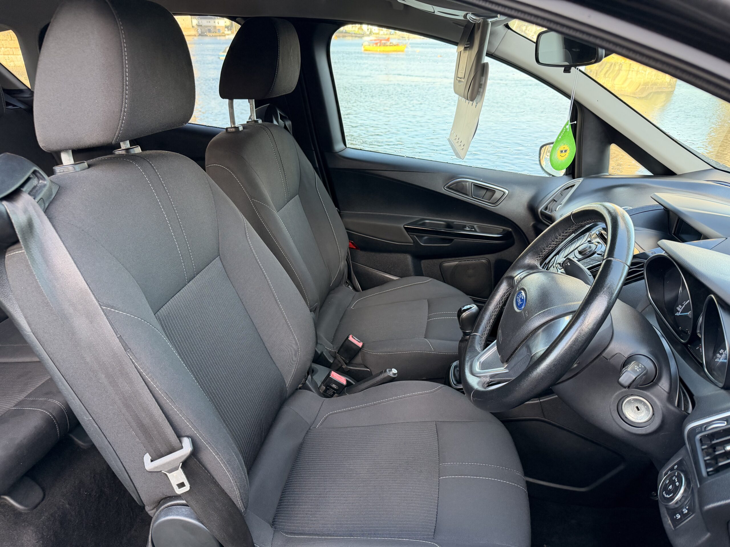 
								FORD B-MAX 1.0 EcoBoost Zetec 5dr full									