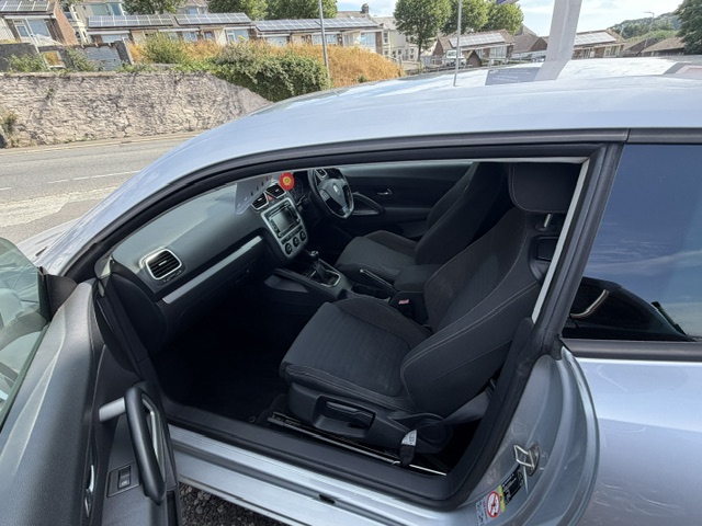 								VOLKSWAGEN SCIROCCO 2.0 TDI GT 3dr full									