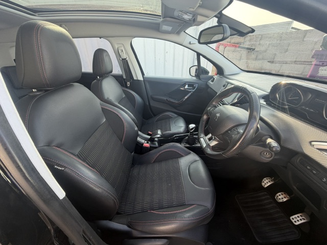 								2018 Peugeot 2008 GT Line Manual Diesel full									