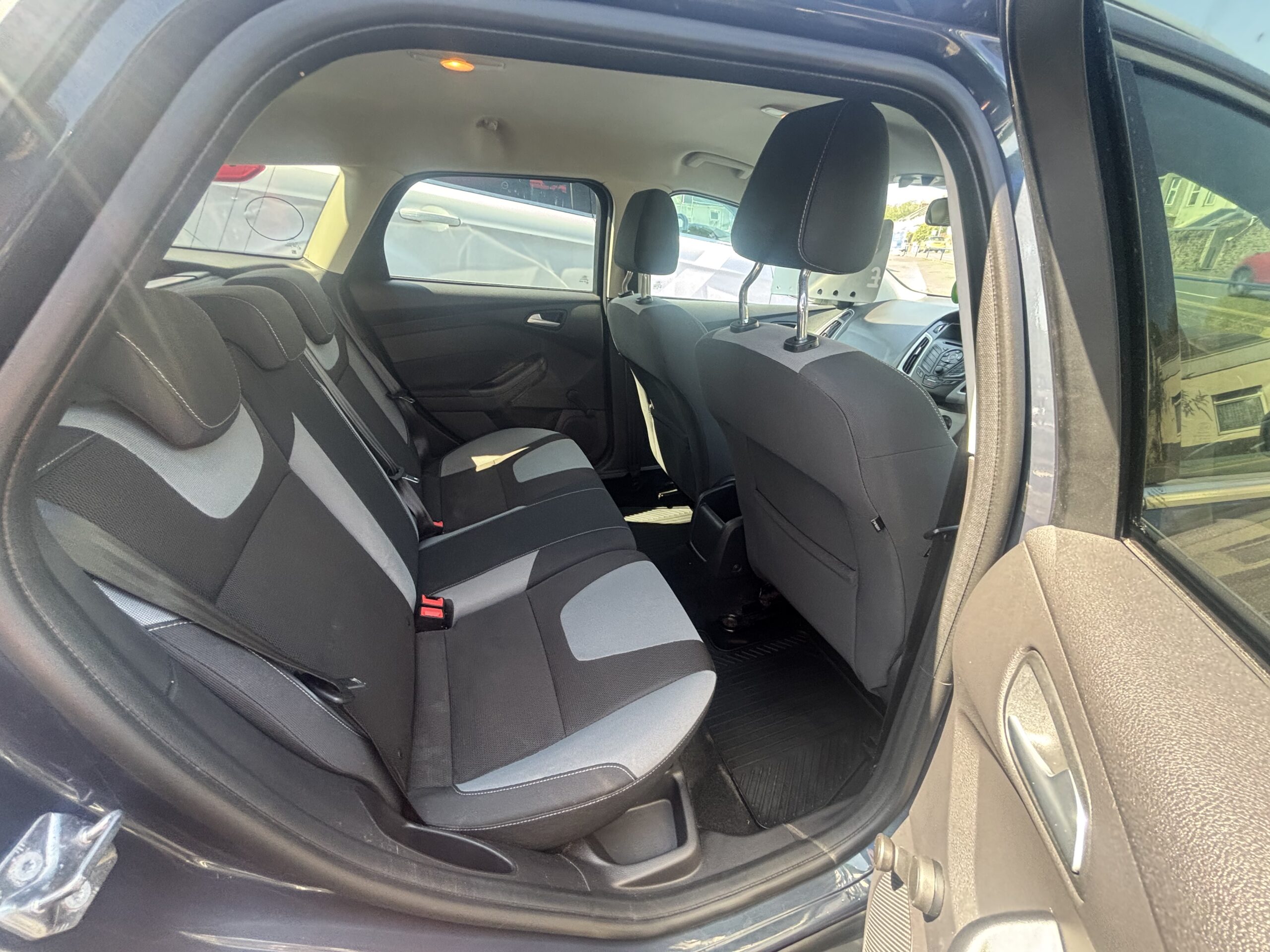 								FORD FOCUS 1.0 125 EcoBoost Zetec 5dr Manual – Petrol – 1.0L – Estate full									