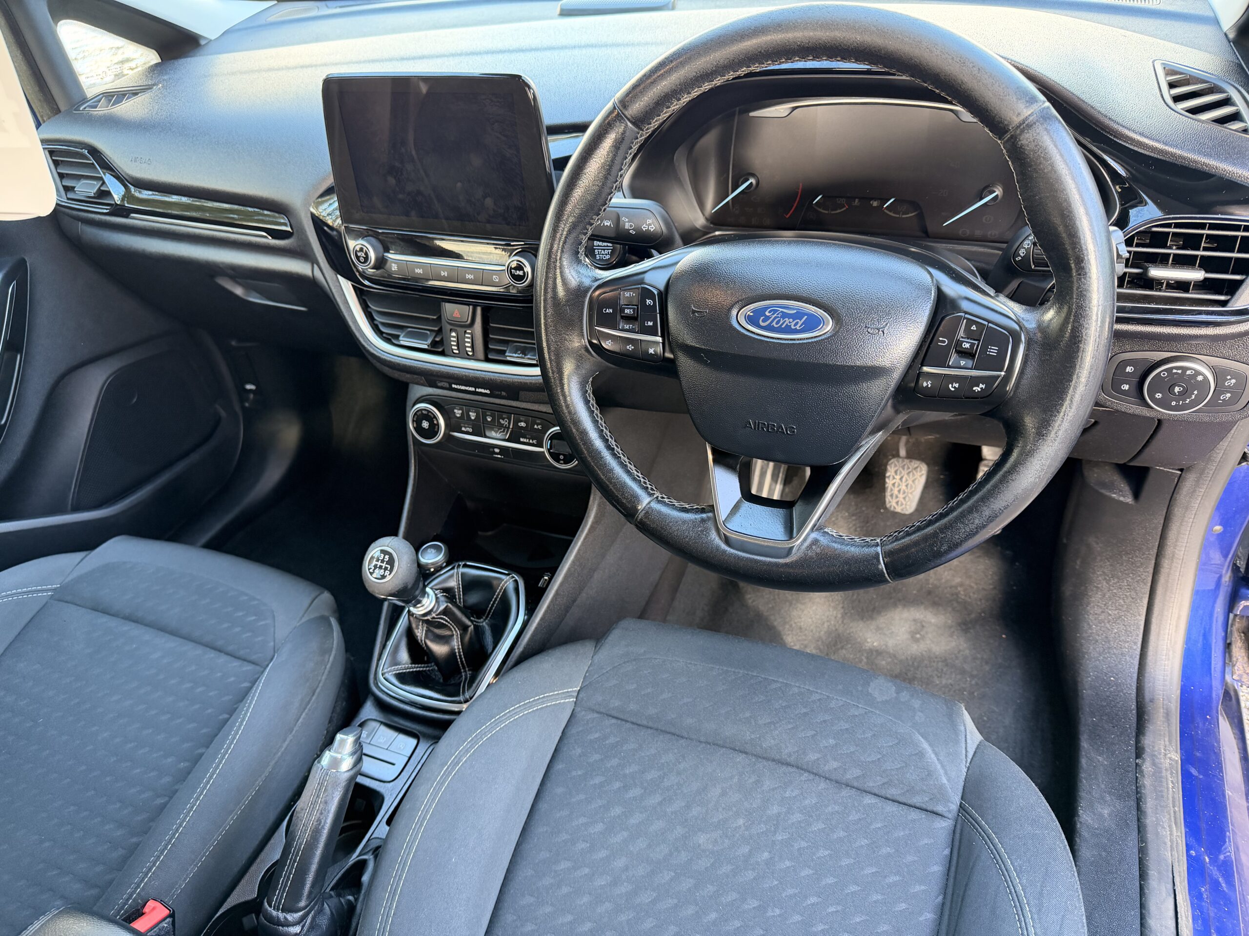 
								FORD FIESTA 1.0 EcoBoost Titanium 5dr full									