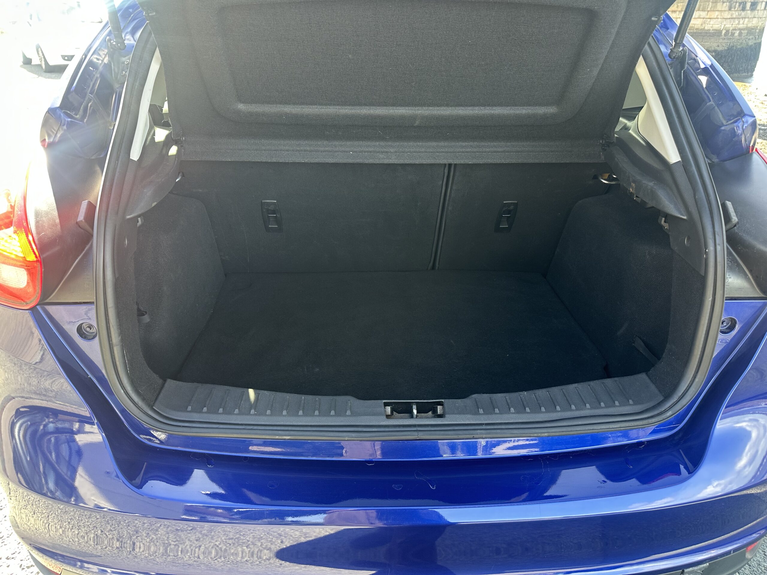 
								FORD FOCUS 1.5 TDCi 120 Zetec 5dr full									