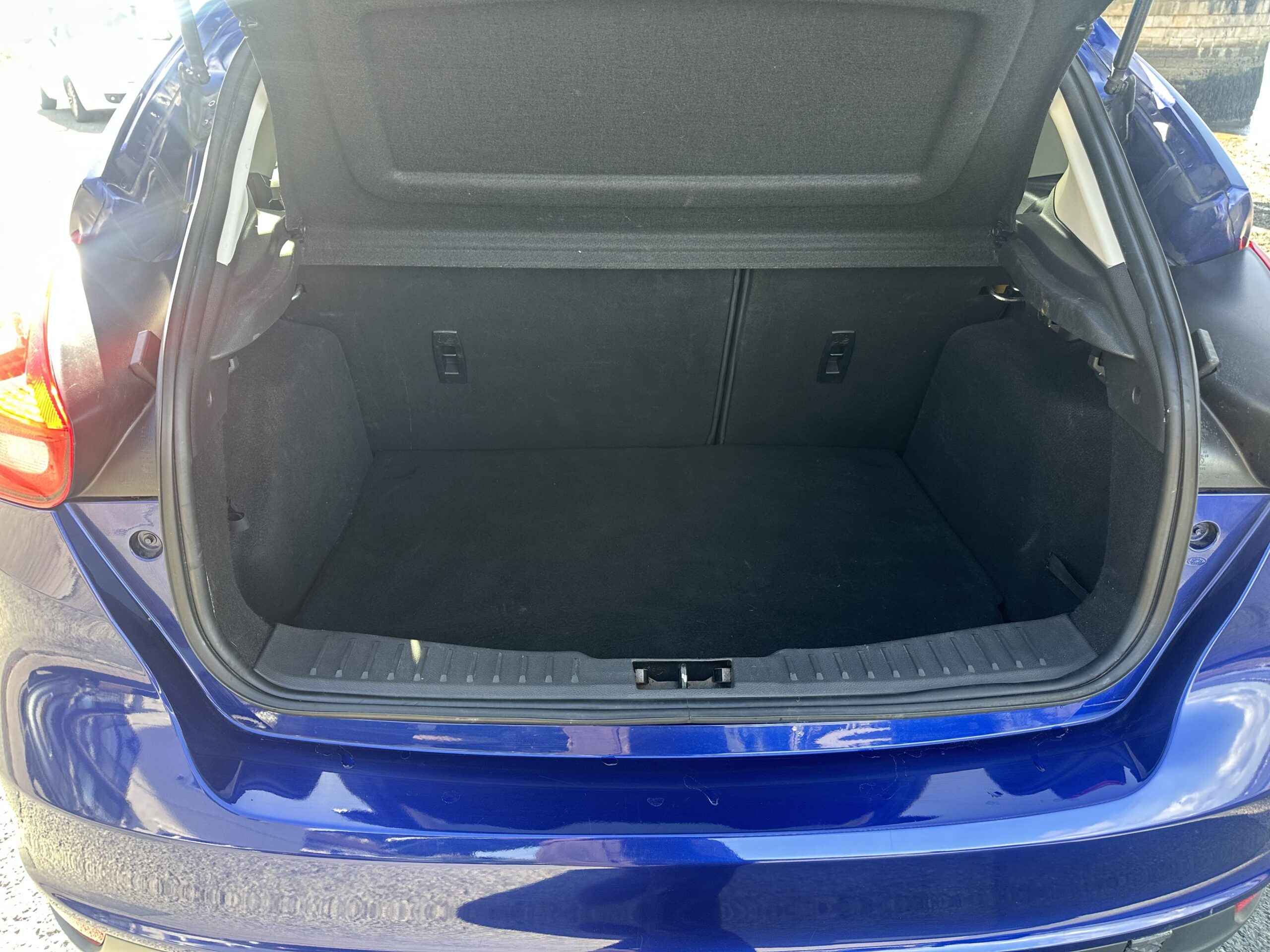 
								FORD FOCUS 1.5 TDCi 120 Zetec 5dr full									